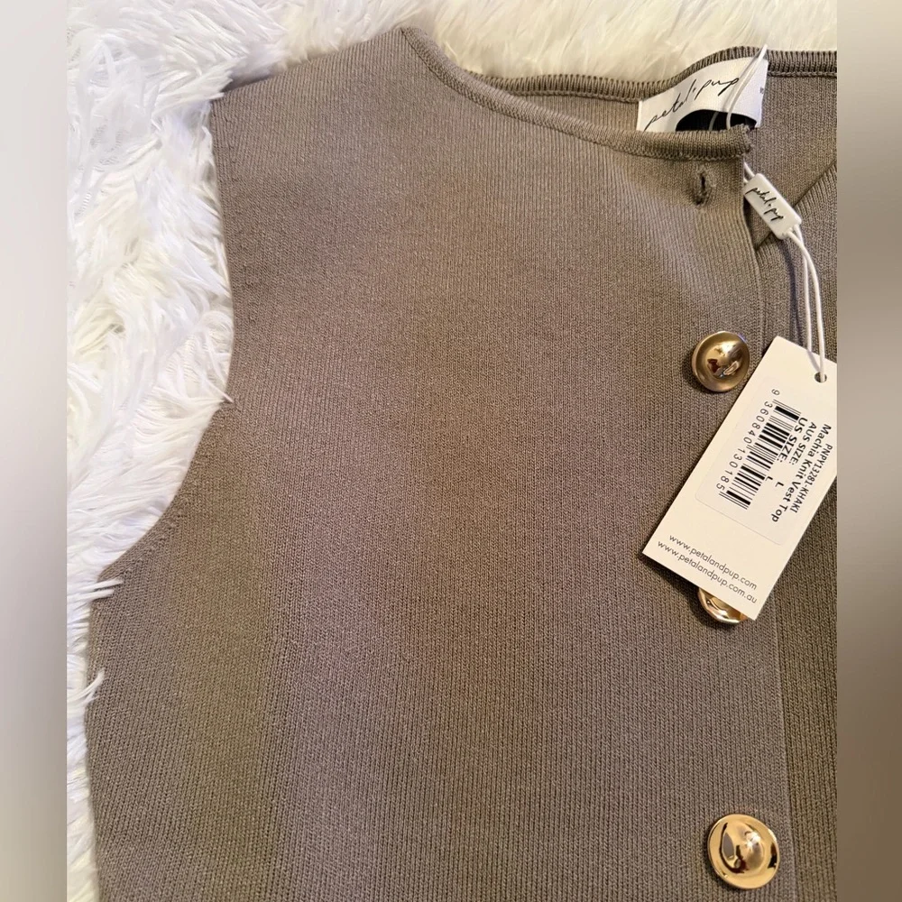 Petal and Pup Stylish Sleeveless Sweater Vest - Picture 10 of 12